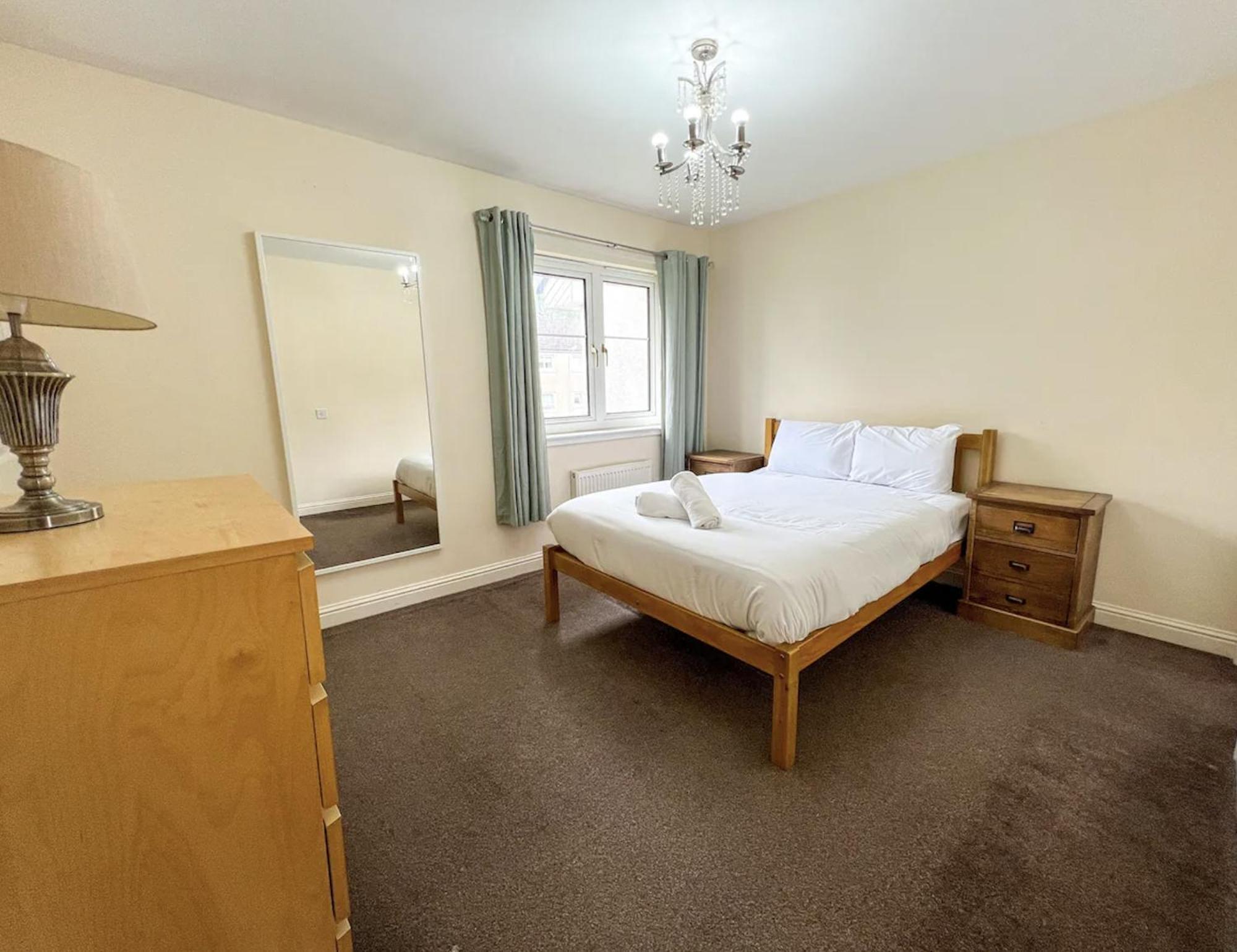 Glasgow Central - Entire House - Free Parking , Free Super Fast Wifi , Private Garden & Parking Security Extérieur photo